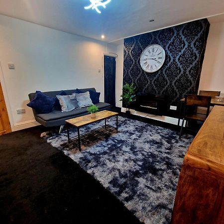 Private Courtyard Apartment In Bradford With Parking Shipley  Eksteriør billede